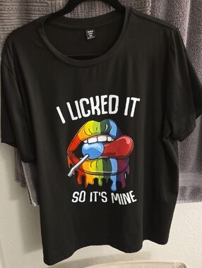 Black Graphic Tee - Rainbow Lips Short Sleeve